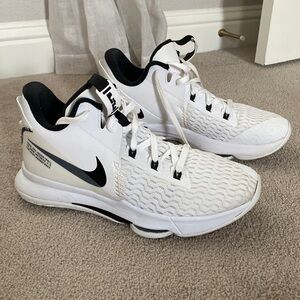 Men’s Nike Basketball Shoes